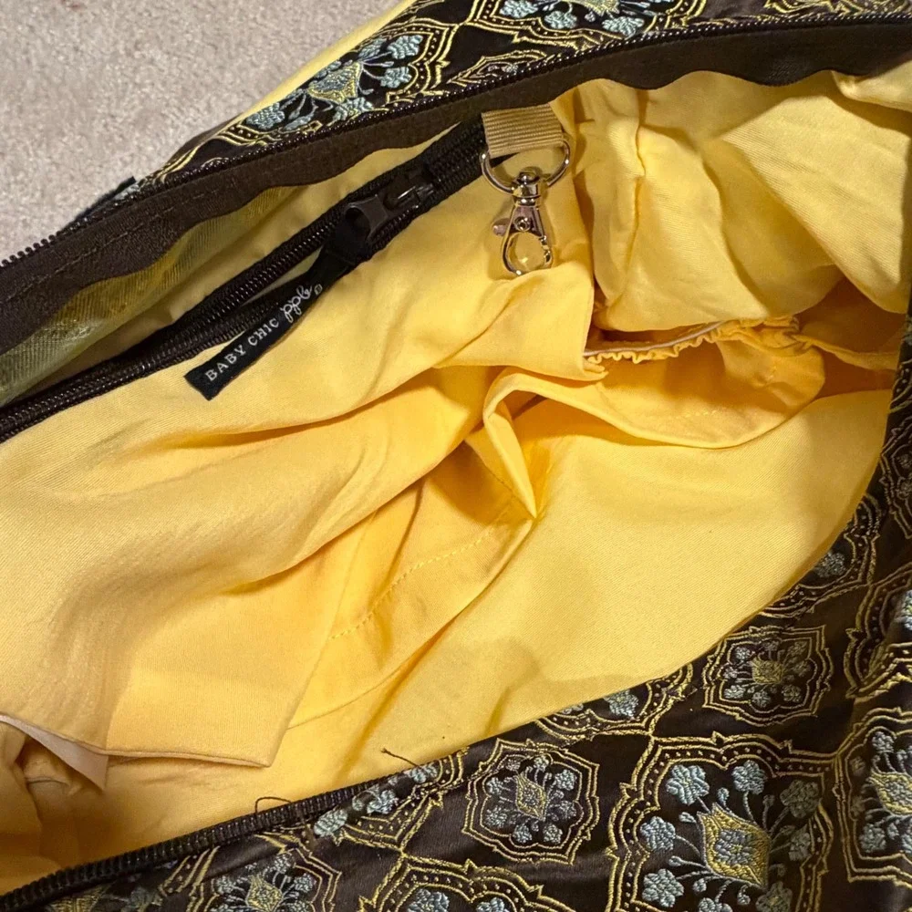 Petunia Pickle Bottom Baby Chic Diaper Bag Brown Gold Damask Brocade Messenger